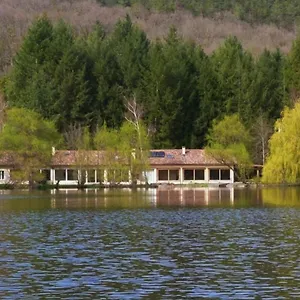 Les Pyrénées Au Bord De L'eau Hébergement de vacances